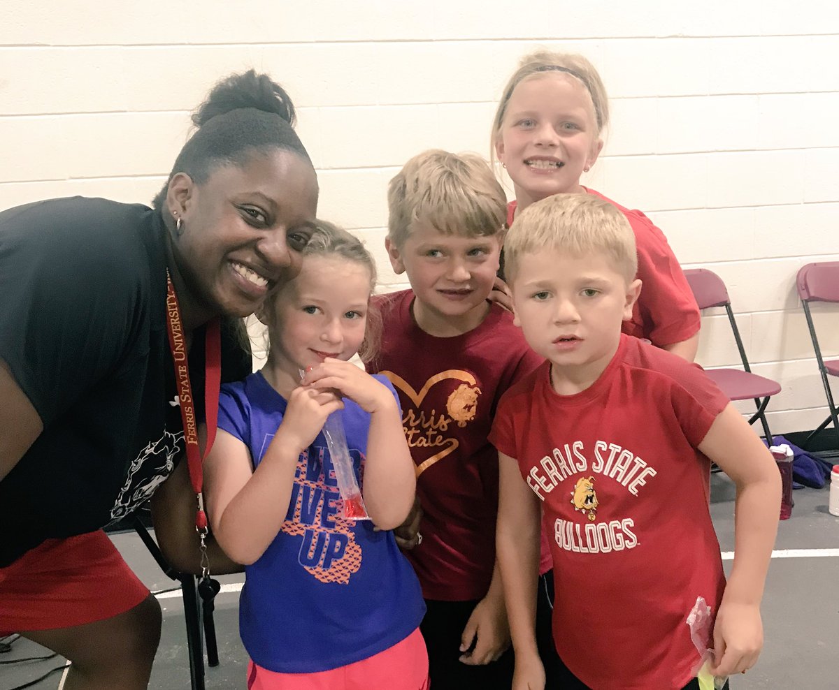 kfaustin's tweet photo. Day #2 of Camp in the books. #7c #candyshots #freeziepops https://t.co/sToEYKmrSJ