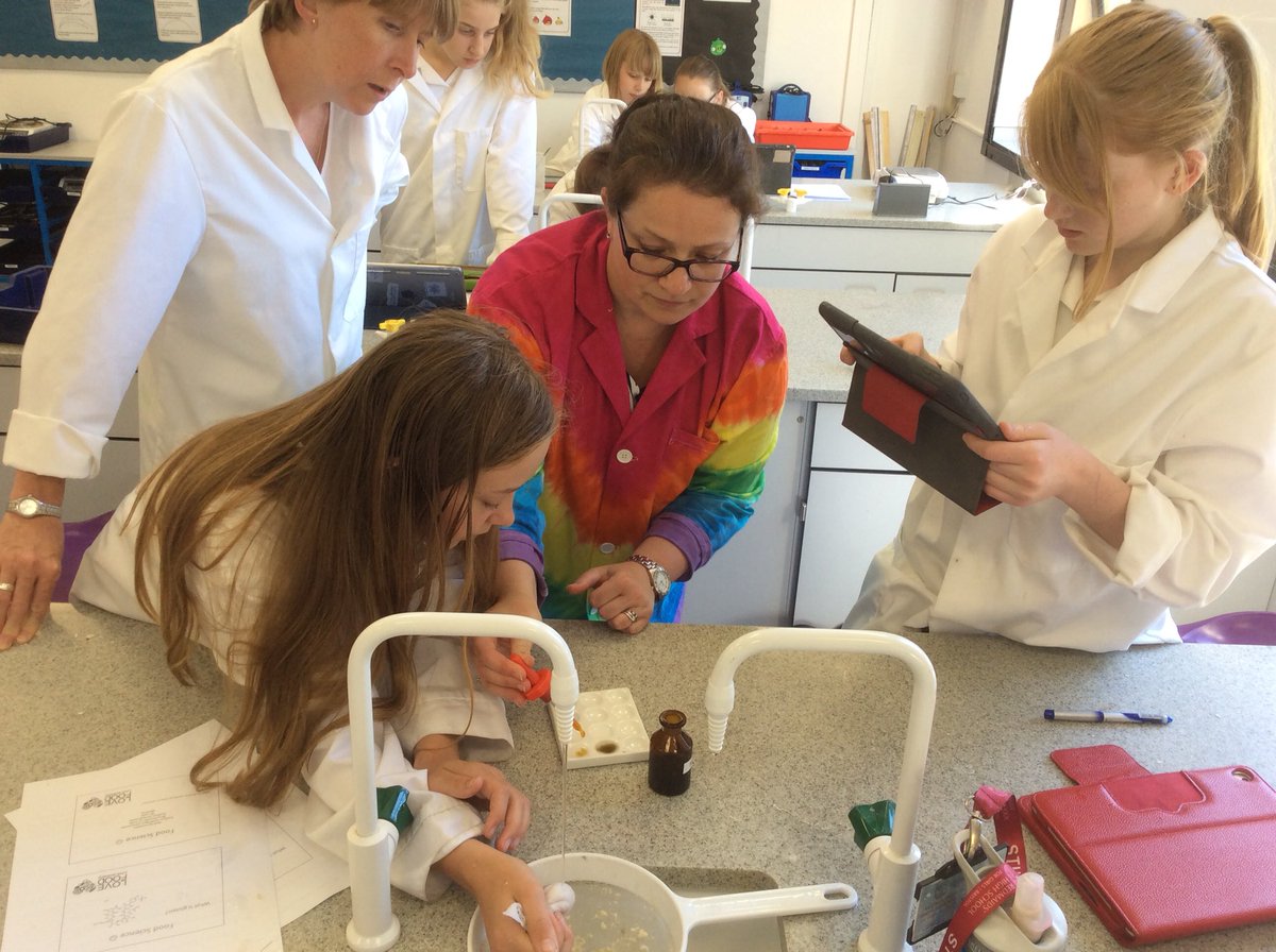 RHSchoolScience's tweet photo. Itβs Activities Week @RedmaidsHigh and weβve had a splendid day teaming up with @RedmaidsHighDT to do Food Science. Activity 1 - take different flours, make dough, wash the starch away and create a gluten ball #KitchenChemistry #StarchTest #CrossCurricularCollaboration https://t.co/sFFgaSc21z