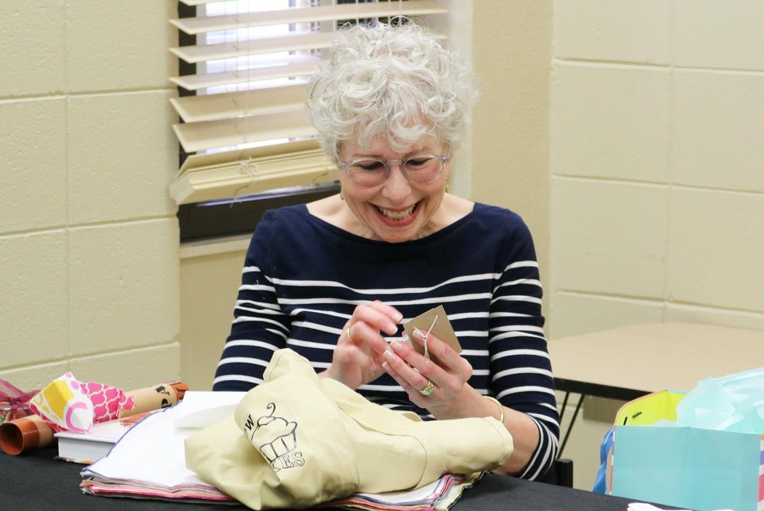 We're sure going to miss Liz! #usm #southernmiss #thechildrenscenter #SMTTT @southernmissnow 

news.usm.edu/article/fromki…