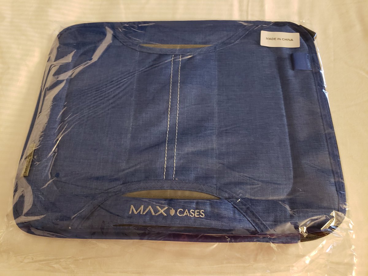 CarlaGoethe's tweet photo. Thank you for the sweet laptop case @MAXCases!  #ISTE18 #dcsdpln https://t.co/S9KsEtfleH