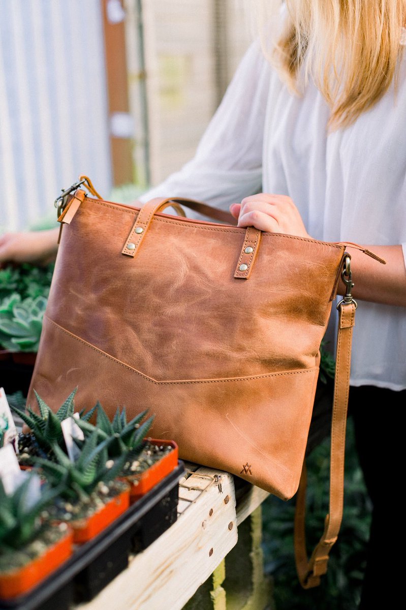 elevate_ppl's tweet photo. Check out this #ethicalfashion favorite, too! All the 😍 for this bag. 🙌🏽 https://t.co/EHjWuUh18S