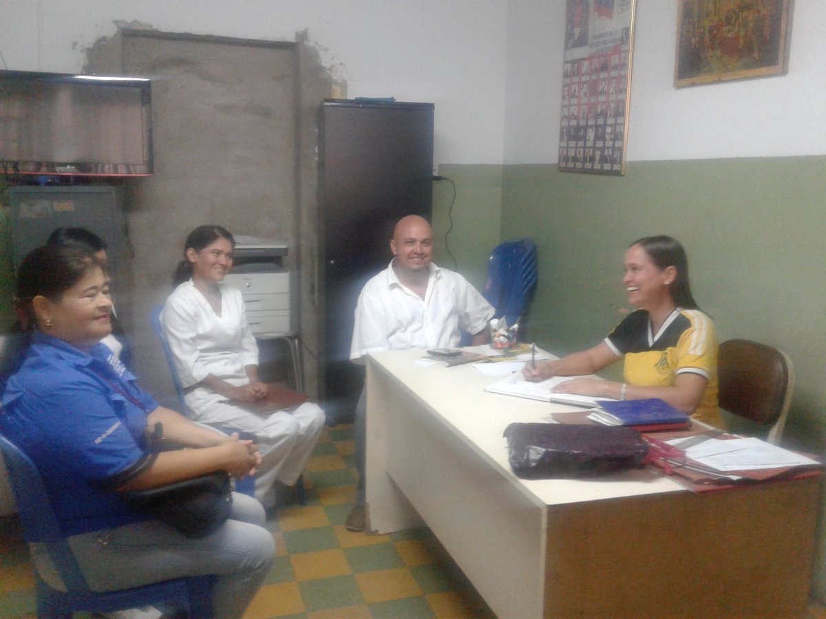 SIRECIPASMEURE3's tweet photo. Motivando dando a conocer el sistema de registro de enfermedades cronica SIREC para que los educadores conozca de nuestro servicio y asi poder mejorar la ausencia de maestros de los planteles https://t.co/F6KSNe9DFn