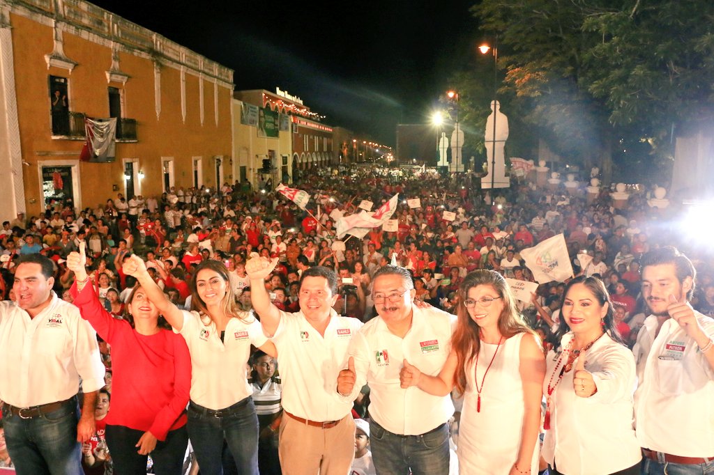 LeonelEscA's tweet photo. ¡Gracias a los 10,000 vallisoletanos que me acompañaron al gran cierre de campaña! El objetivo es muy claro: ganar la elección y abrir las puertas del palacio municipal de Valladolid para todos ¡Juntos lo vamos a lograr! https://t.co/YQMK2D12G6