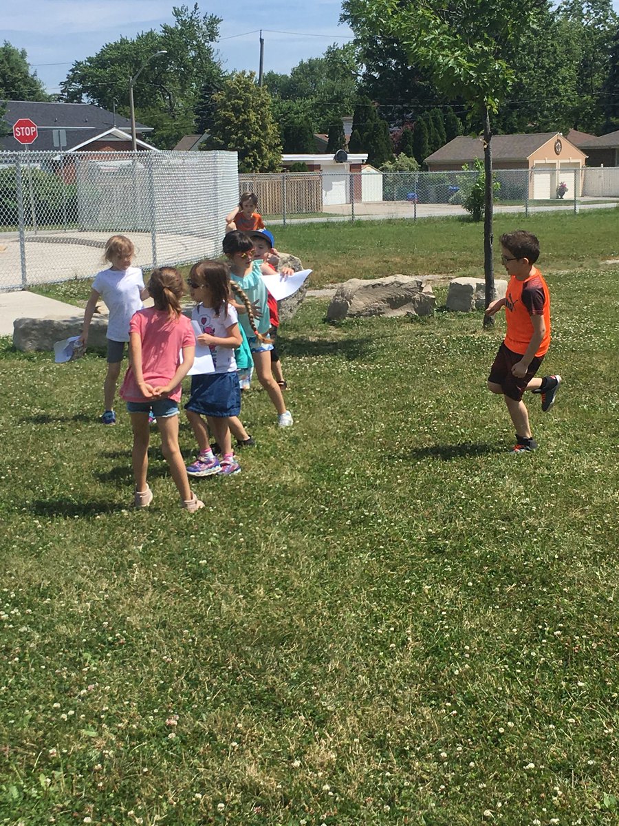 1_2Maling's tweet photo. We had fun visiting the Library today and enjoying some fun outdoors with 1F! 📚🌞 https://t.co/K01THW9taC