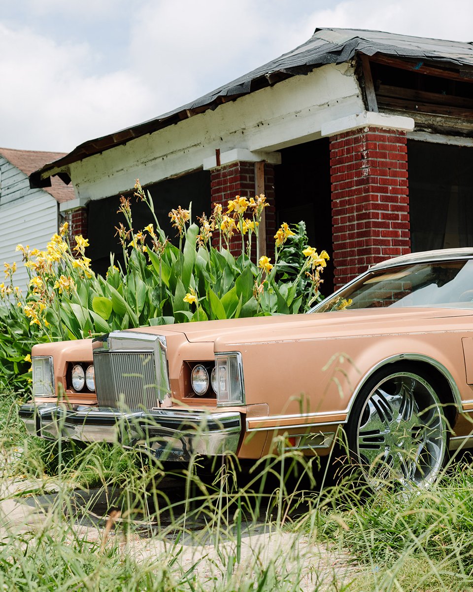 oxfordamerican's tweet photo. In this week’s #EOTS, @BTarnowski captures the Delta’s  “musical momentum” in a series of photographs taken along Amtrak's “City of New Orleans” train route. https://t.co/T2nauMqnhI https://t.co/qc4sW7VufS