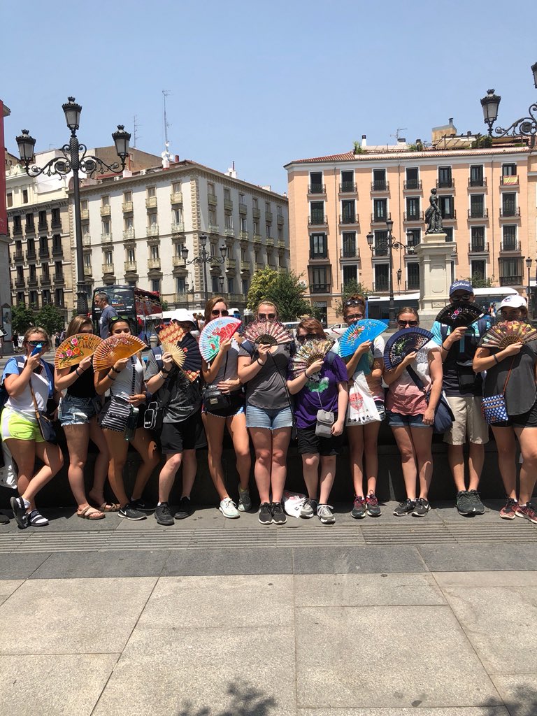 SenoraBright's tweet photo. Days 5 &amp; 6 have been hot and fun! We visited Córdoba yesterday and then made our way to Madrid. Today we took a tour of Madrid, visited the Royal Palace, and enjoyed some free time in the city! One more full day in Madrid tomorrow! #whsspain2018 (Part 2) https://t.co/wOiZr1EkA8