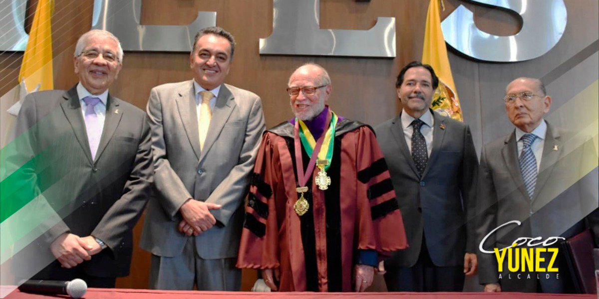 CocoYunez_6's tweet photo. Un honor reconocer hoy el trabajo y la trayectoria ejemplar del Dr. @JCTrujilloCPCCS, presidente del Consejo de Participación Ciudadana y Control Social Transitorio. Merecida condecoración '31 de Octubre', la más alta distinción que otorga el Concejo Cantonal. https://t.co/oJJLMHYbpb