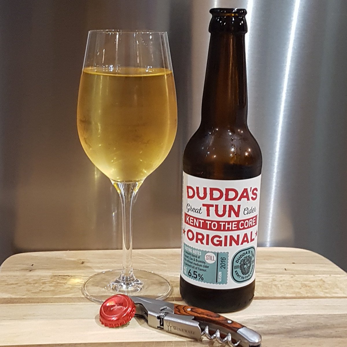 Meet-The-Cider: Day 1 - 6.5% Original.
A modern traditional cider, made from Russet, Cox &amp; Bramley. Well balanced with sweet notes, still &amp; smooth, with a mellow acidity. Fermented from 100% fresh pressed apples &amp; wild yeasts. Delicious.
#nofilter #kent #realcider  #kenttothecore
