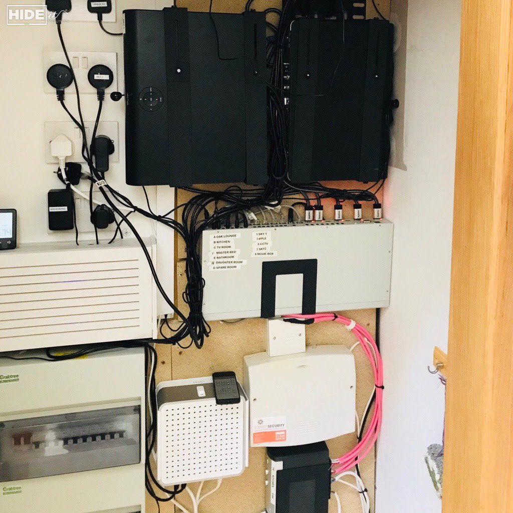 HIDEitMounts's tweet photo. The team at @Dizzyfish in Scotland do some incredible work! They frequently use our mounts to create "vertical racking" for their customers. Thank you for being such amazing #TeamHIDEit partners! 🤝 https://t.co/1GA2OytiSM