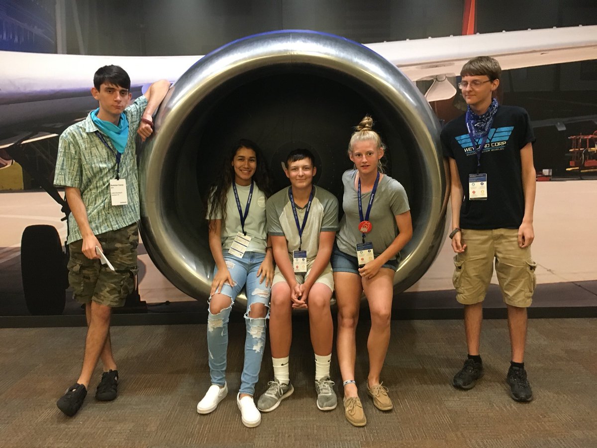 v_rascon's tweet photo. Team DENVER hanging out at #southwestcamp Thanks @SouthwestAir! https://t.co/0iFfA3u0xx