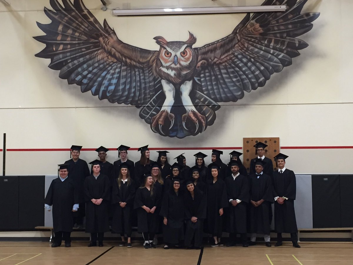 SandsSec's tweet photo. Former @GrayLearners students walk their old hallways one final time...as #sandsational Grads! #gradwalk2018 @deltasd37 #sd37 https://t.co/gXfqa1eA9H
