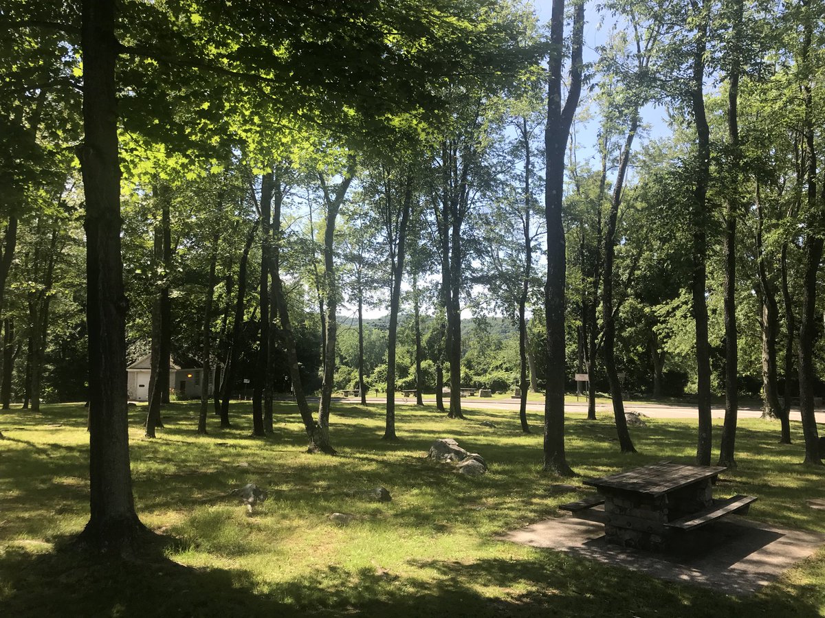 bjh's tweet photo. Finally settled with the in-laws in Connecticut for a couple days (pic from Danbury, CT) https://t.co/4nVllu9KRT