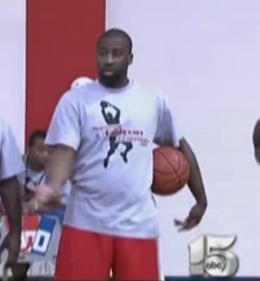 Happy bday to my fav chubby NBA player, Raymond Felton. 