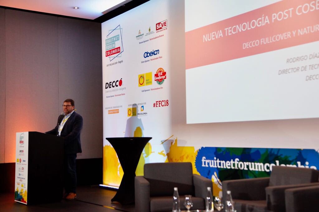 FelixxMoritz's tweet photo. Now @Fruitnet_Colomb @deccoiberica Nos presenta su innovadora tecnología #postharvest #DeccoFullcover, soluciones postharvest para #Aguacate 🥑#Citricos 🍊#Arandanos #Uva🍇 #Piña🍍 #Banana 🍌#FFC2018 https://t.co/7j0tjoZG5o