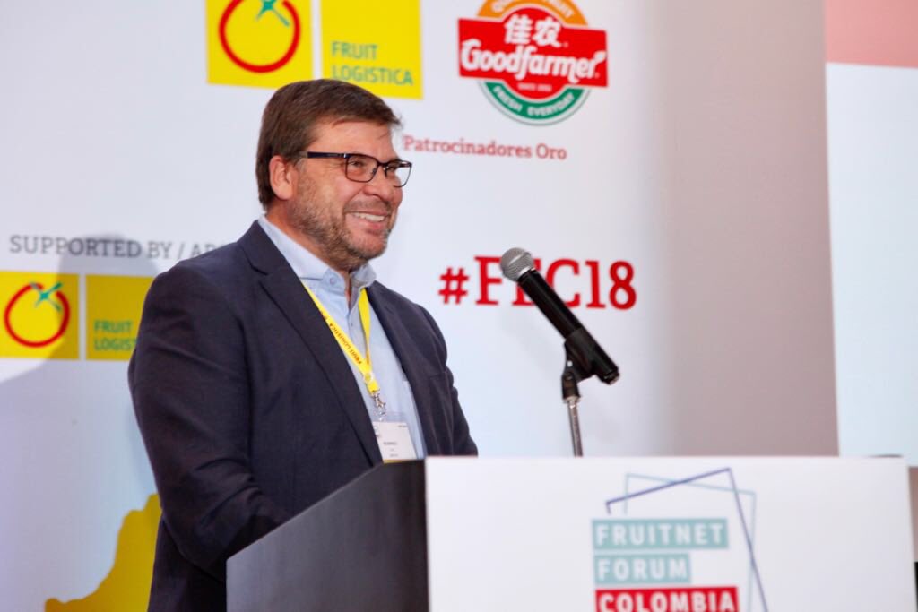 FelixxMoritz's tweet photo. Now @Fruitnet_Colomb @deccoiberica Nos presenta su innovadora tecnología #postharvest #DeccoFullcover, soluciones postharvest para #Aguacate 🥑#Citricos 🍊#Arandanos #Uva🍇 #Piña🍍 #Banana 🍌#FFC2018 https://t.co/7j0tjoZG5o