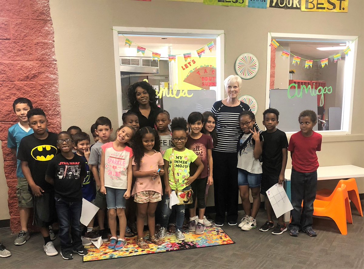 bgcarizona's tweet photo. Today, @MayorGLord of Goodyear stopped by and met some of our kids at the Tri-City West/Thornwood Branch. They were so excited to meet her and show her all the fun things going on at Boys and Girls Club! #bgcmp https://t.co/OzGPRYVIIH