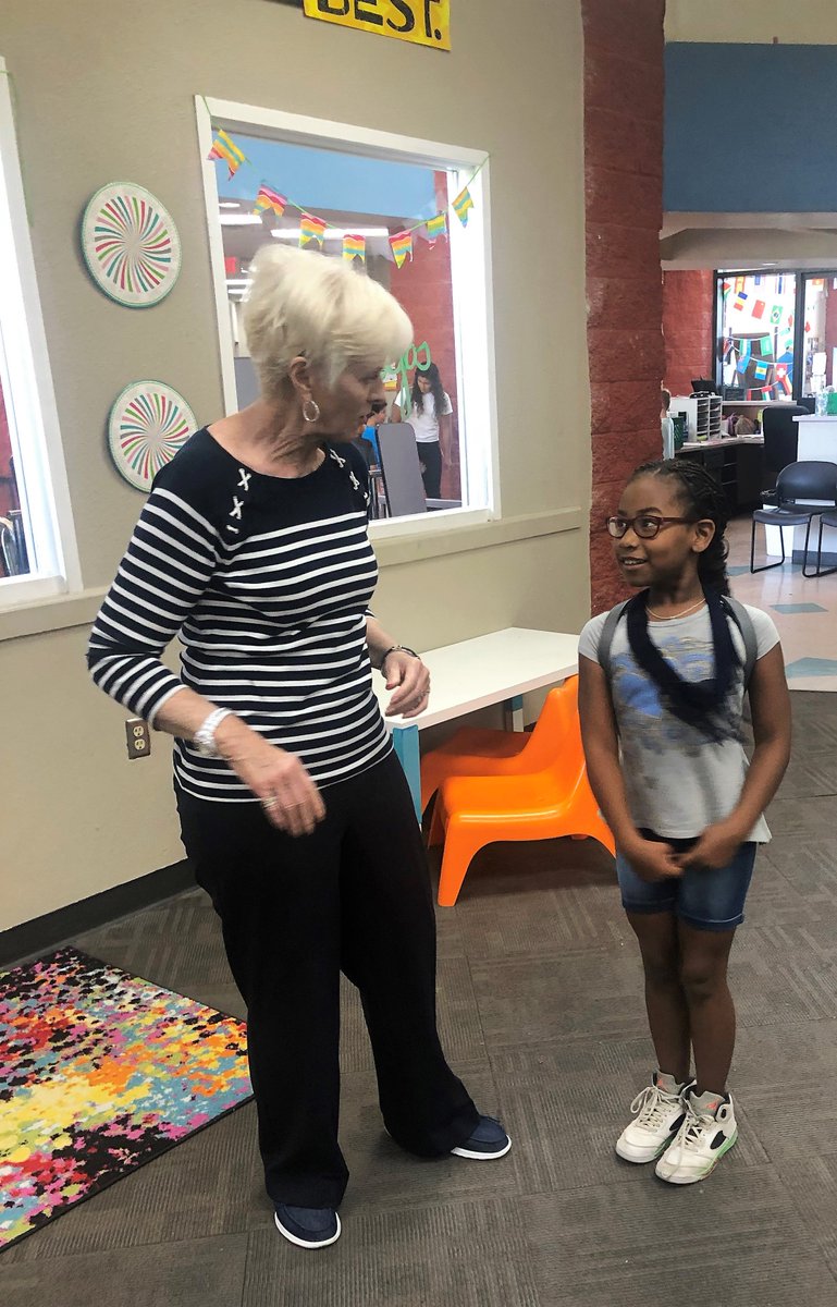bgcarizona's tweet photo. Today, @MayorGLord of Goodyear stopped by and met some of our kids at the Tri-City West/Thornwood Branch. They were so excited to meet her and show her all the fun things going on at Boys and Girls Club! #bgcmp https://t.co/OzGPRYVIIH