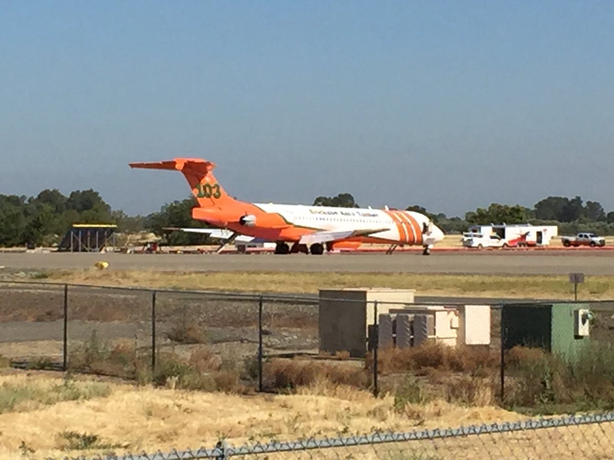 PaulsPhotoServ's tweet photo. Morning roundup at #McClellanReloadBase in #Sacramento #FireTankers 40,102,103,105,107, 911, 914 and 944 getting ready for another day of fighting the #PawneeFire in #LakeCounty , CA #potn #fpotn https://t.co/33i0N1ppUL