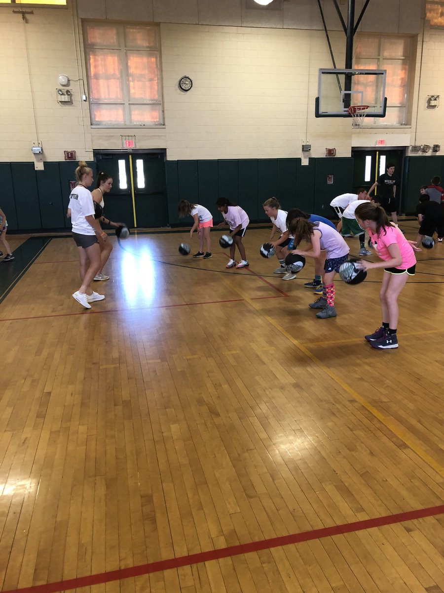 WWgirlshoops's tweet image. Summer Clinic season is officially underway! #wwhoops @Wolverinehoops1