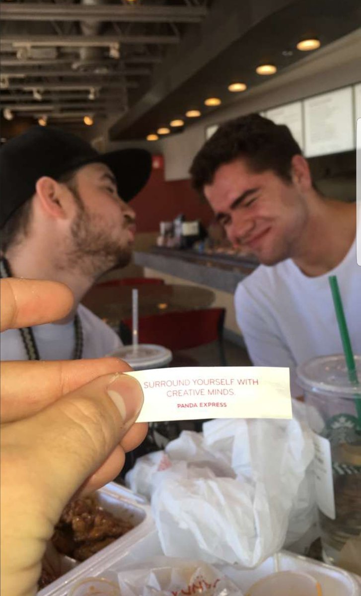 kolcaineboy's tweet photo. I have the best friends in the world https://t.co/ezTcY9pUtu