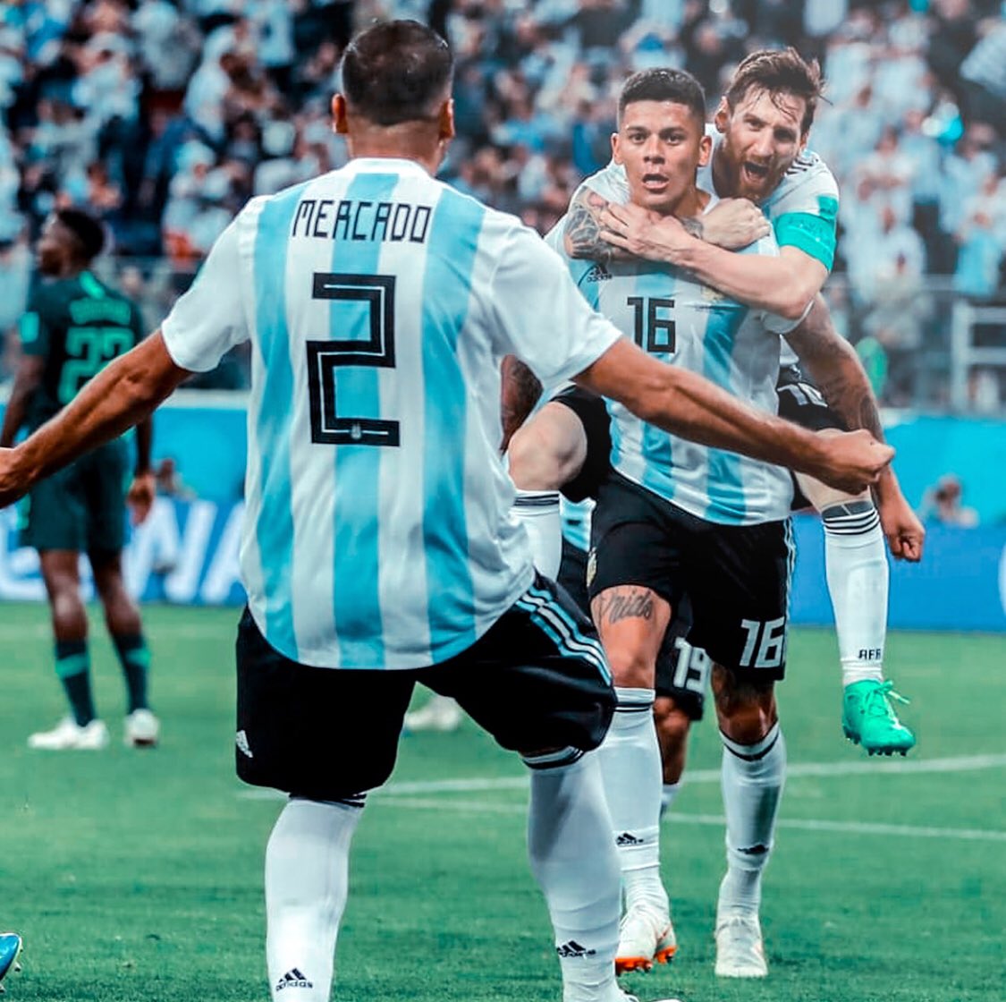 InfoPincha's tweet photo. #EDLP ⚽ ¡COMO EN LOS VIEJOS TIEMPOS! 💪

💬 Mercado: "Con Marcos en el vestuario hablamos de la mística Pincha porque yo le tiré el centro para el gol".

Y sí, otra vez la escuela de Estudiantes vuelve a aparecer para salvar a la Selección. 🇦🇹🇦🇷

#SiempreJuntoAlLeón 🔴⚪🔴 https://t.co/8UOTWnJw3e