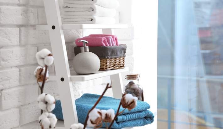 Living with a tiny bathroom? These 10 storage ideas could come in handy: otbd.it/cOLezgnT