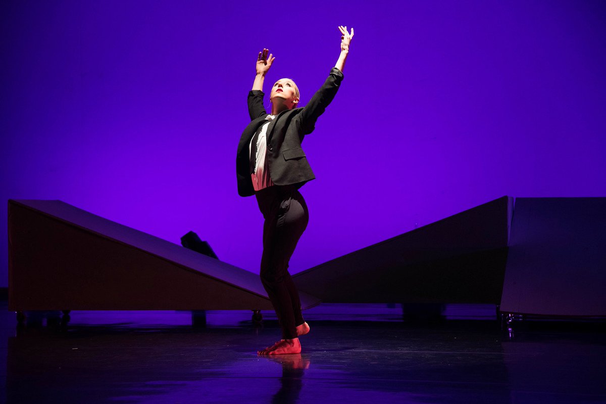 exhalationsco's tweet photo. CuRrEnTs
Dancer: @lyss_marie610 
Photo: @samisaundersstudio 
Lighting Design: @thelostprincess6

#dancer #dancepgh #dancephotography #contemporarydance #art #dancecompany #create https://t.co/WkYfKT9Vur