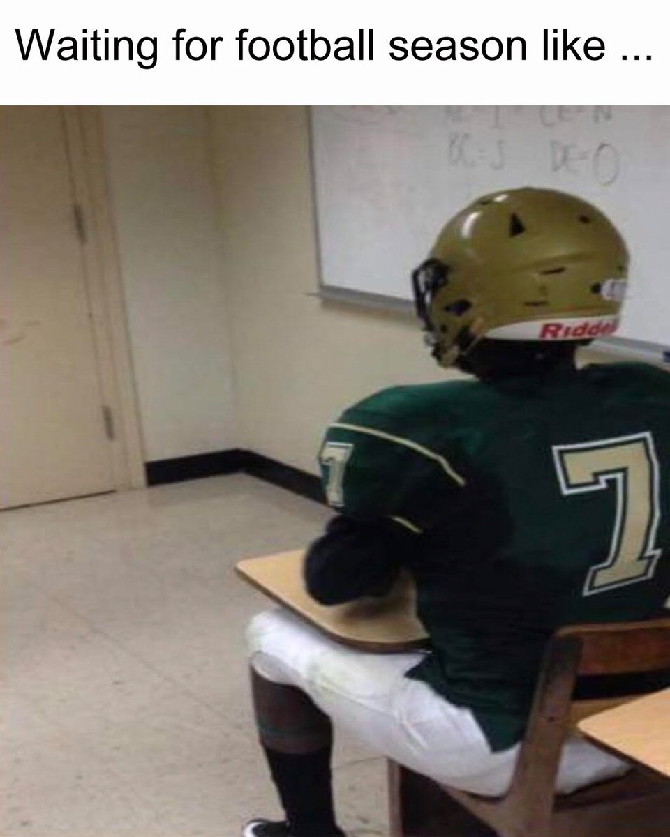 MaxPreps's tweet photo. Anybody else relating to this right now? 💔🏈 https://t.co/V32R9EaPvg