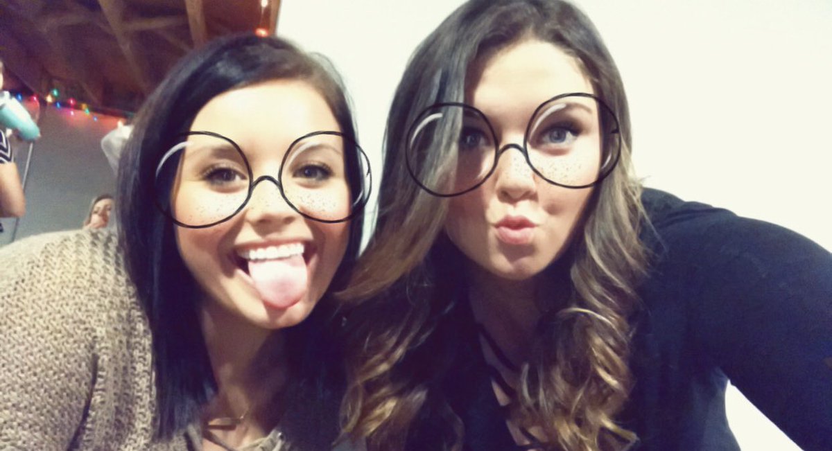 taylerlarkins's tweet photo. happy happy bday sky sky 🎉💓 miss u and all the fun times we had together. hopefully see u soon, &amp; celebrate for ur bday &amp; mine! 😉 love u so much 😘 https://t.co/7jIPxk3PfH