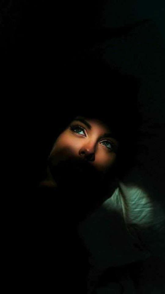 Todos os dias, eu desisto de desistir.

d.a