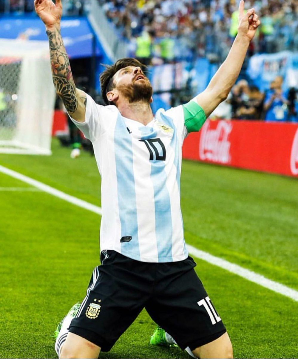 Que felicidad que cargo , que hermoso es este deporte y que hermoso que Messi sea Argentino.. DISFRUTEN NO SEAN IGNORANTES