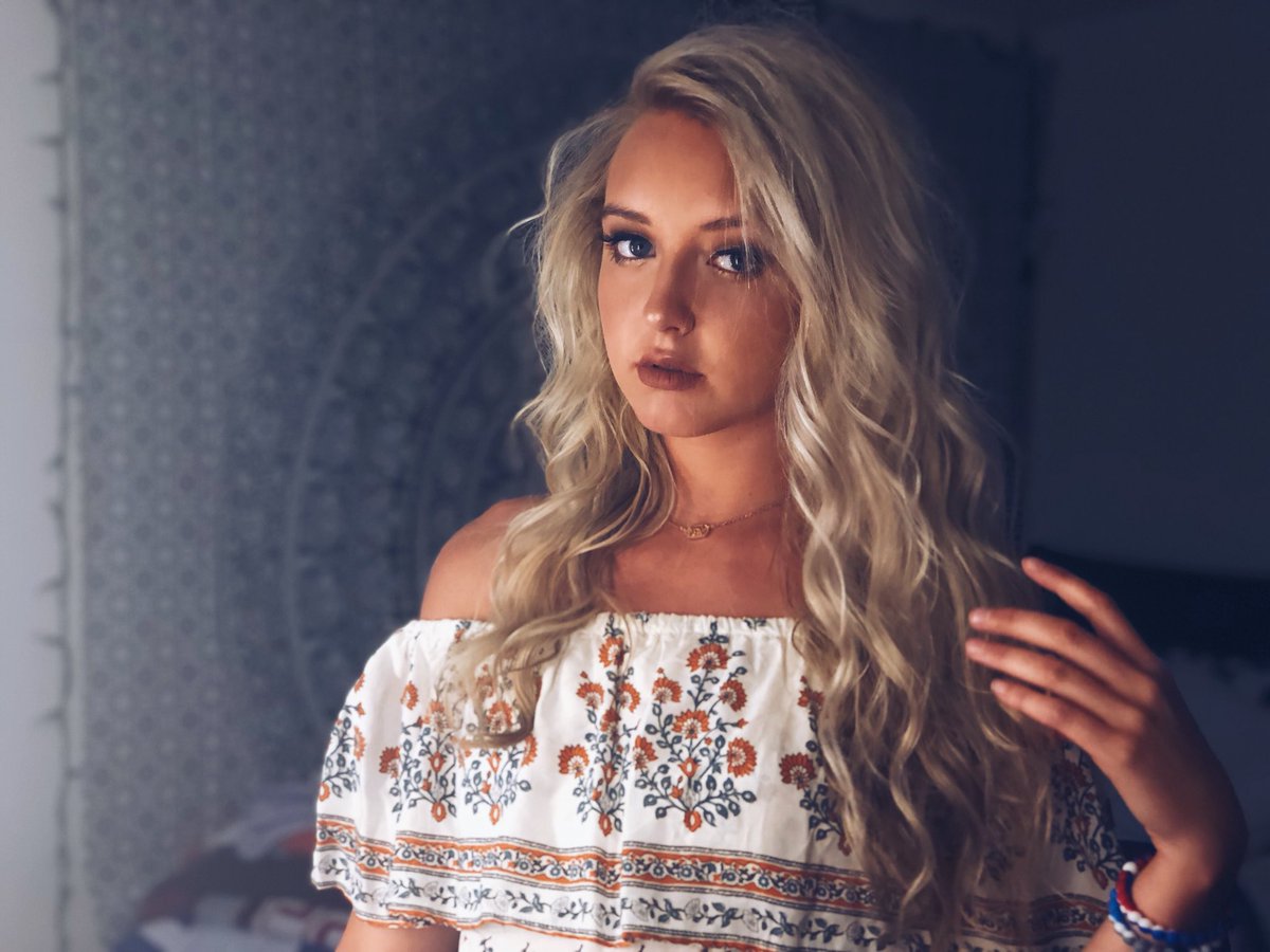 Molly michalak🌊 tweet media