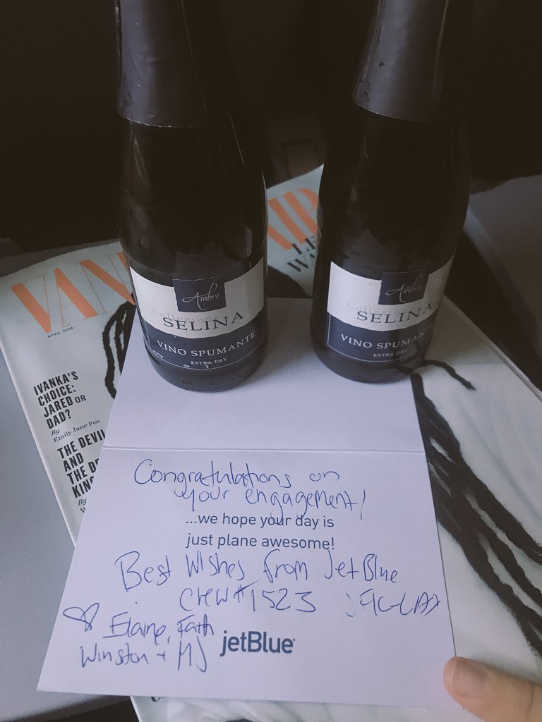 TFW <a href="/JetBlue/">JetBlue</a> gives you surprise champagne for your engagement! 🍾🥂🎉