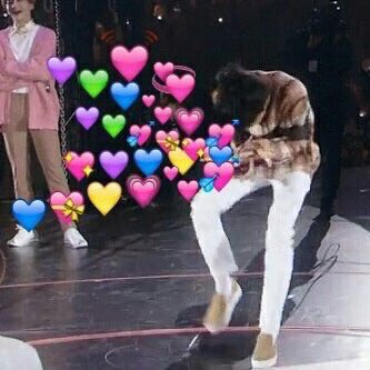 thank you so much for 1.4k! i seriously don’t deserve it :((( i will try and post lots of edits now as well as in the future! please look forward to it and thank you for the support :((