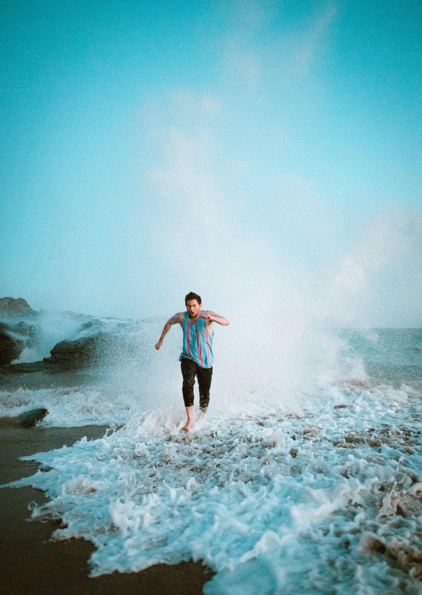 notetokian's tweet image. who did it better?