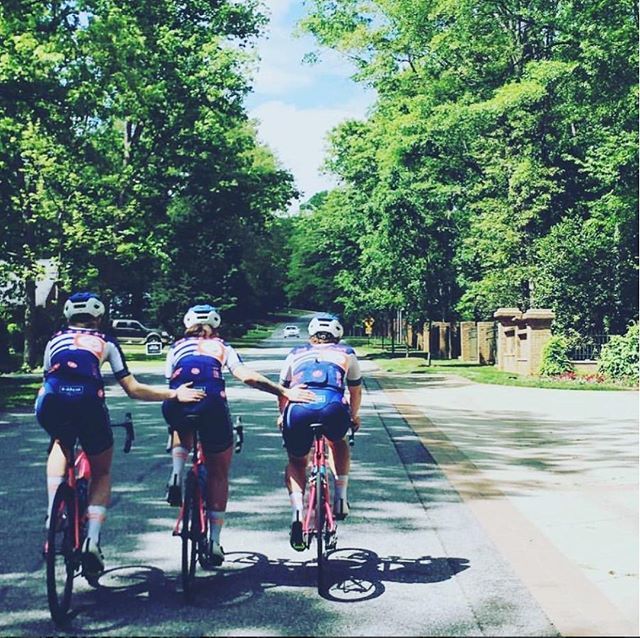 QualityBike's tweet photo. "If you want to go fast, go alone. If you want to go far, go together." —African proverb. Follow @la_sweat this season sponsored by @dtswiss @rideissi @jagwire_official and #qtubes
•
•
•
#wesweatforsnacks #teamworkmakesthedreamwork #repost https://t.co/WgMlQTjciu https://t.co/4GvHLOGqHJ