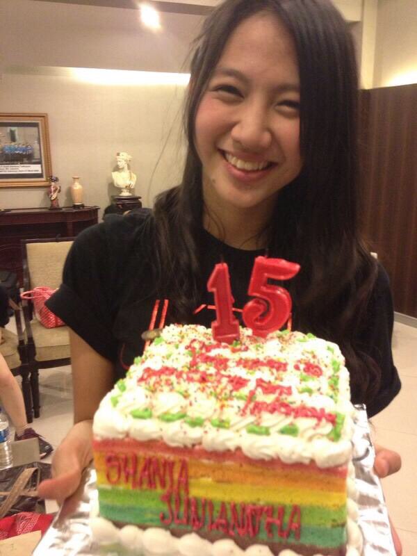 shennja's tweet photo. HAPPY BIRTHDAY @shaniaJKT48 ✨❤️CIEE 20th!!!! kayaknya terkahir aku on twitter ini umur 15 😭 doaku yg terbaik untuk shanju❤️ remember me ya legend parody mu HAHAHHAHAHAHAHA https://t.co/yL8NWc2y6X