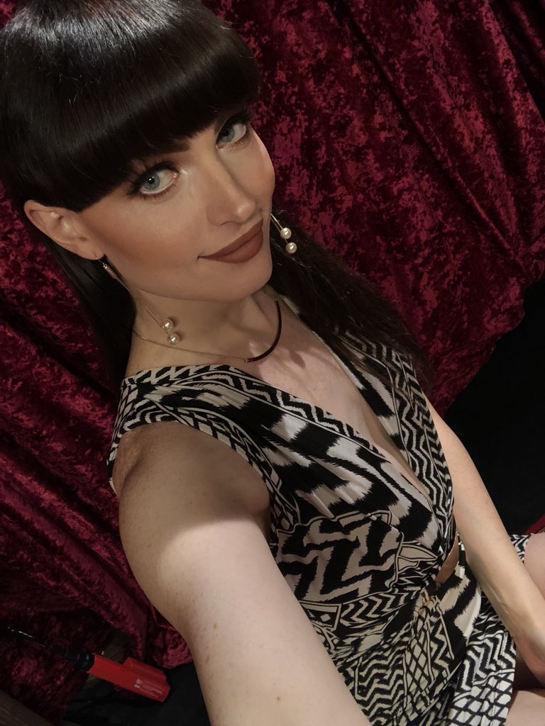 Super transen Natalie Mars Spielzeug Arsch mit Perlen beim wichsen Super transen Natalie Mars Spielzeug Arsch mit Perlen beim wichsen