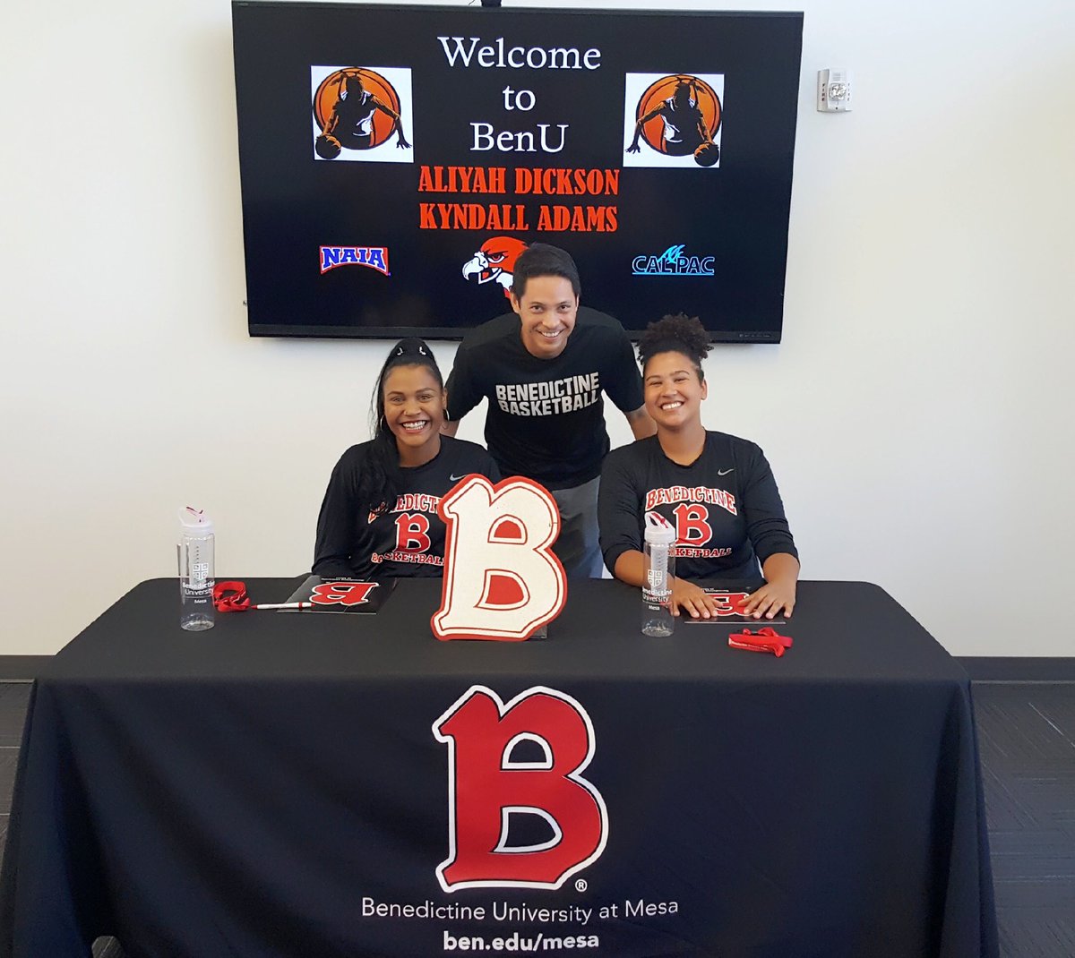 RedhawksWBB's tweet photo. Welcome to the #family Aliyah Dickson and Kyndall Adams!! #BeRedhawks https://t.co/49Jlh75TAR