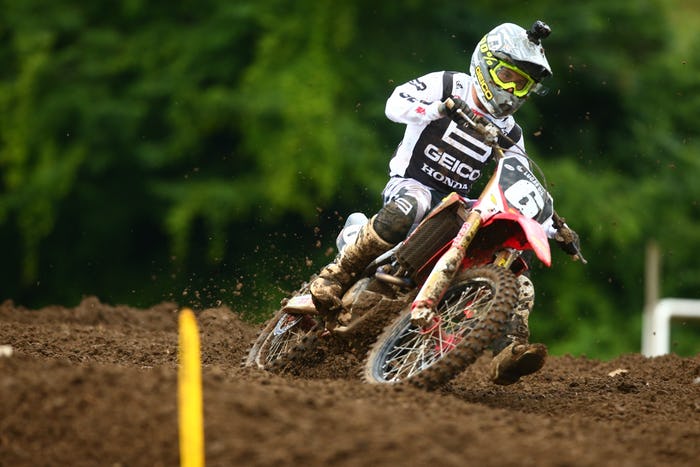FuelUniverseTV's tweet photo. Jeremy Martin se pierde el resto de la temporada del AMA Motocross por lesiรณn || https://t.co/u39QZBUG5d ||
#JeremyMartin #AMAMX #MuddyCreek https://t.co/RrB7UfMnGz