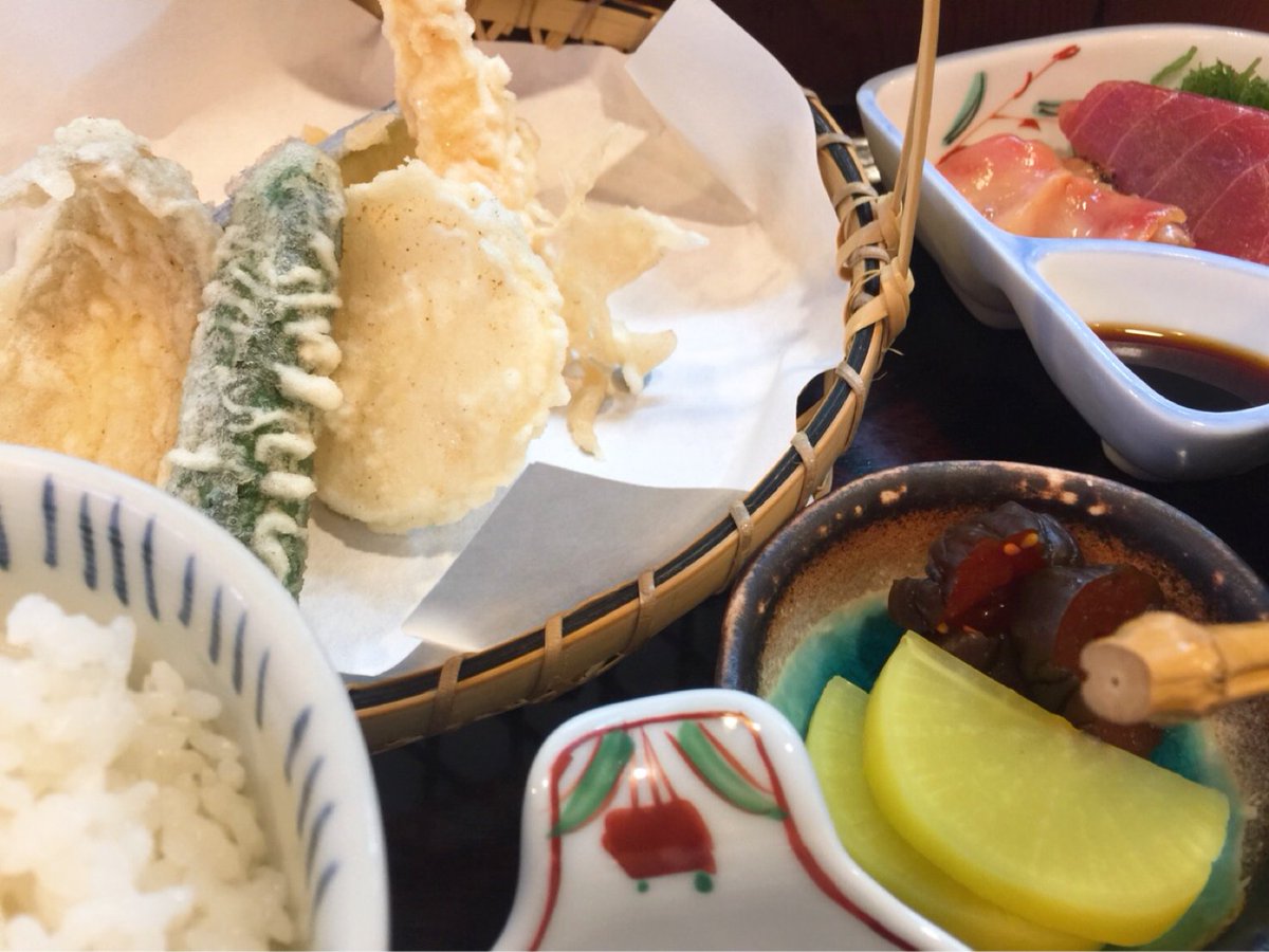 青春出版社 若松河田ランチ 今日のランチは 老舗の天ぷら屋さんの定食 自家製ふりかけが絶品です 天ぷら定食 老舗ランチ 若松河田 曙橋 早稲田