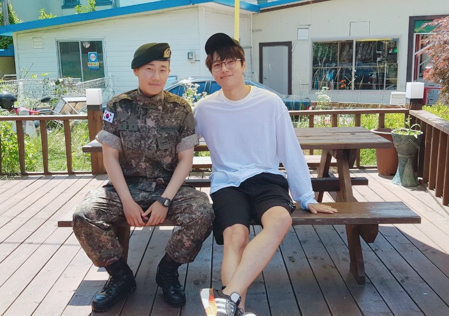 Infinite7Facts's tweet photo. [PIC] 180627 INFINITE Official Twitter Updated - #인피니트 Sunggyu &amp; Myungsoo https://t.co/cayof2fsrM