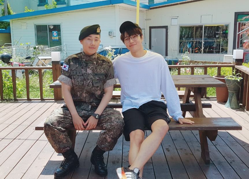 Infinite7Facts's tweet photo. [PIC] 180627 INFINITE Official Twitter Updated - #인피니트 Sunggyu &amp; Myungsoo https://t.co/cayof2fsrM