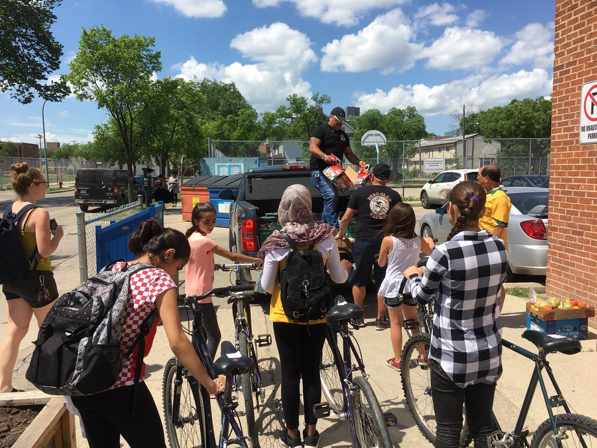obradovic_m's tweet photo. Building bikes with WRENCH to give back to the community. So proud of my young ladies today! @bearclanmb @HJMSchool https://t.co/nOzM1QihGq