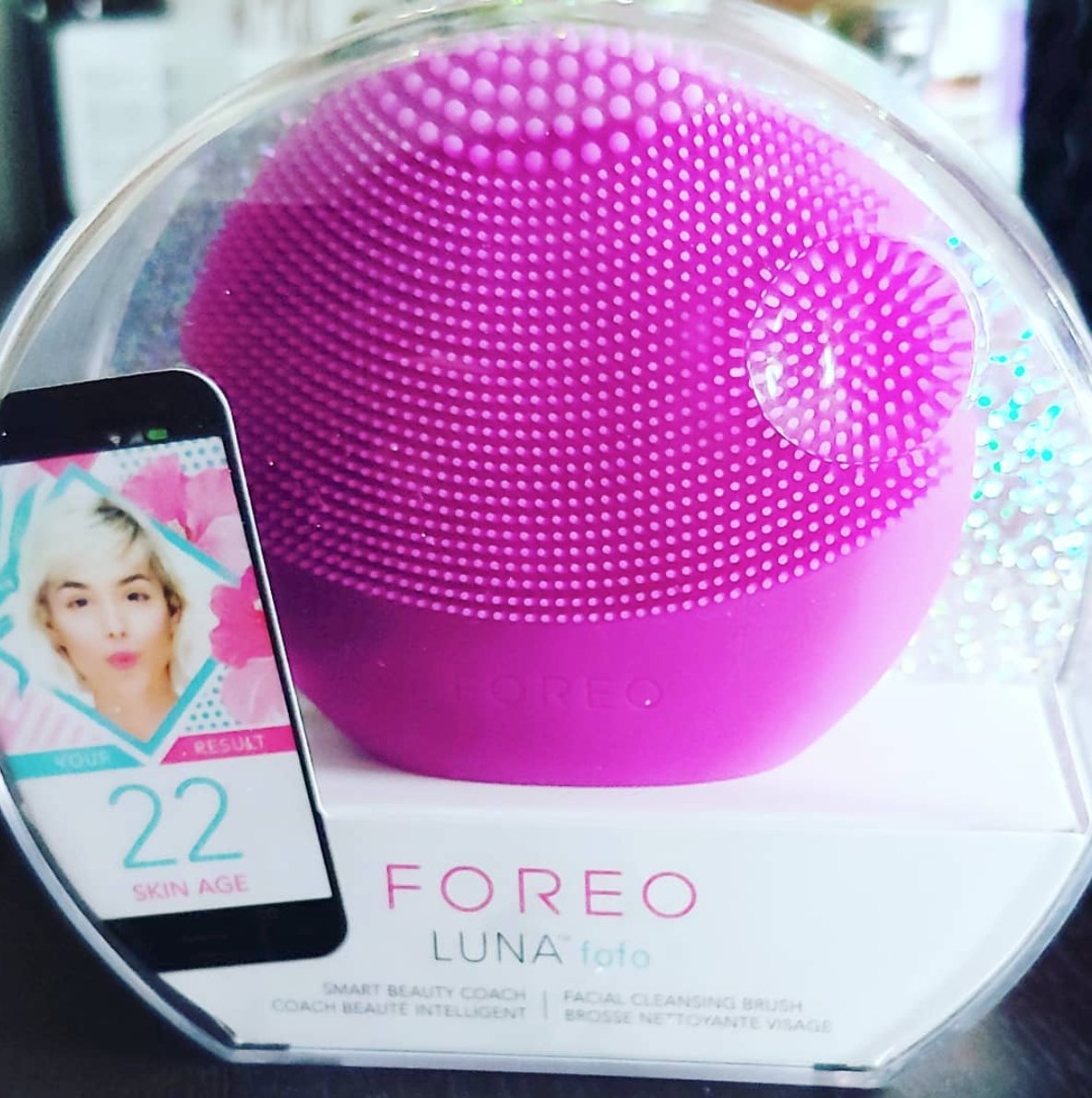 sabrinagafken's tweet image. Got this in my #FabFitFun box and ohmy, we are so spoiled. Love this little device! So easy to use too. #foreo #fabfitfunbox #fabfitfunsummerbox