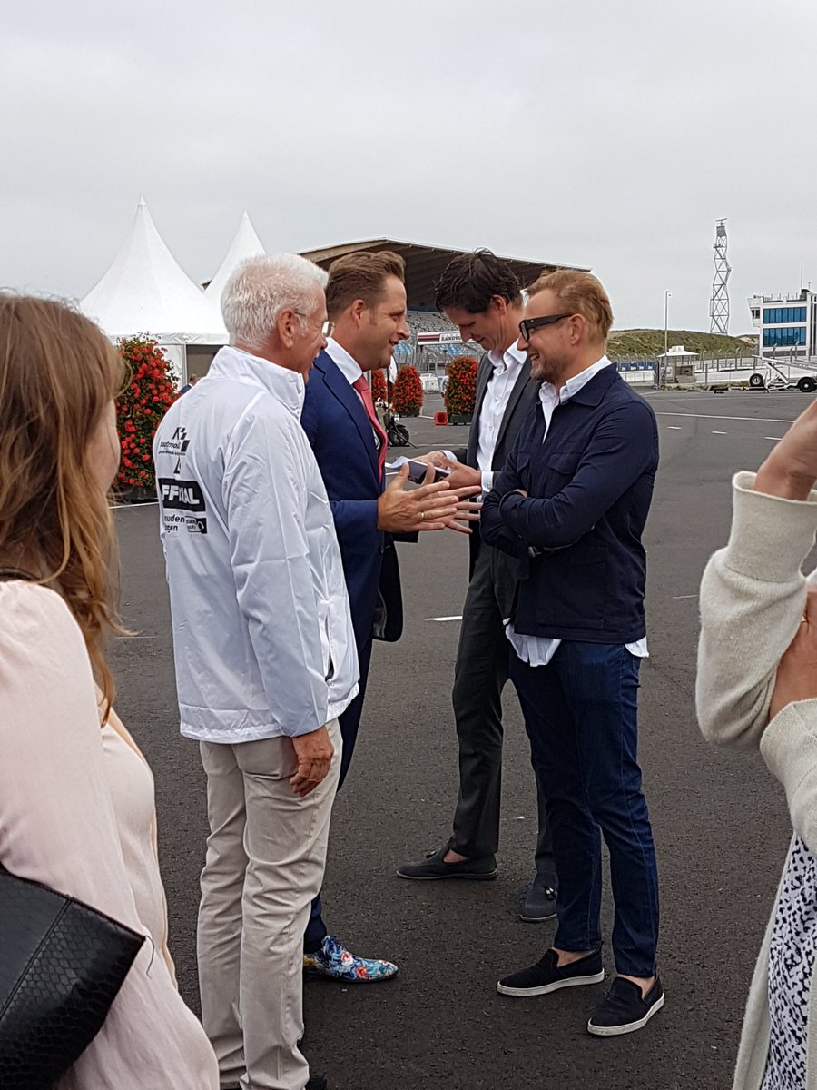 Celectric_TEC's tweet photo. NK Scootmobiel 2018 | Prins Bernard en Minister Hugo de Jonge ook aanwezig! #NKScootmobiel #Celectric #CircuitparkZandvoort @MangoMobility https://t.co/XuCSbgWeBr