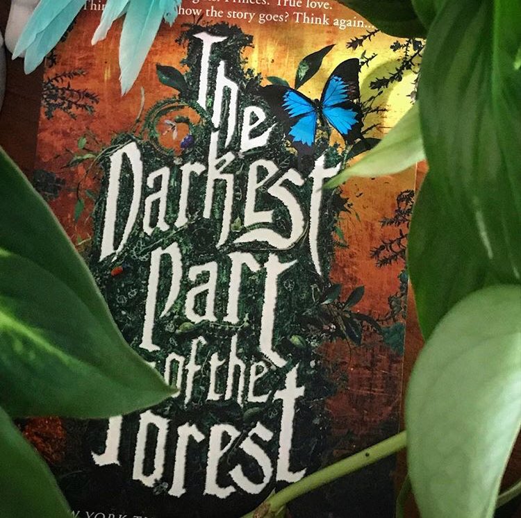 BookishExpat's tweet photo. Do you love The Darkest Part of the Forest by Holly Black?

The July tee from @Thebookishbox will be based on the book!!
(And designed by @KDPokay!)

Get 10% off with code BOOKISHEXPAT10 🌳 https://t.co/oeXr4VMCFo