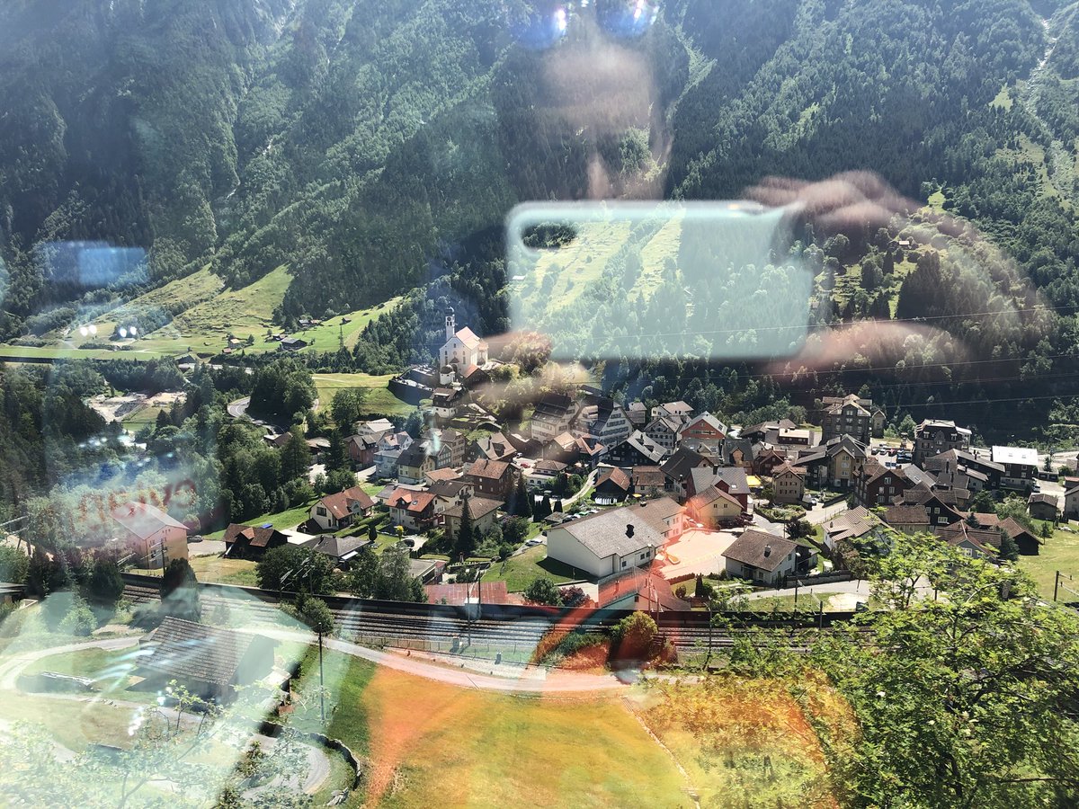 shibby's tweet image. Hier soll so ein berühmtes Chileli sein ... und ein iPhone X. #sbbvr #gopex