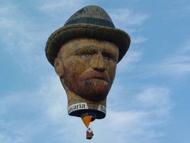 balloontt's tweet photo. Het TT BALLOONFESTIVAL,
Vanavond bij de TT HALL.
Aanvang 19.00 uur modelballonnen en 20.00 uur heteluchtballonnen. https://t.co/LRkn6LdWfY