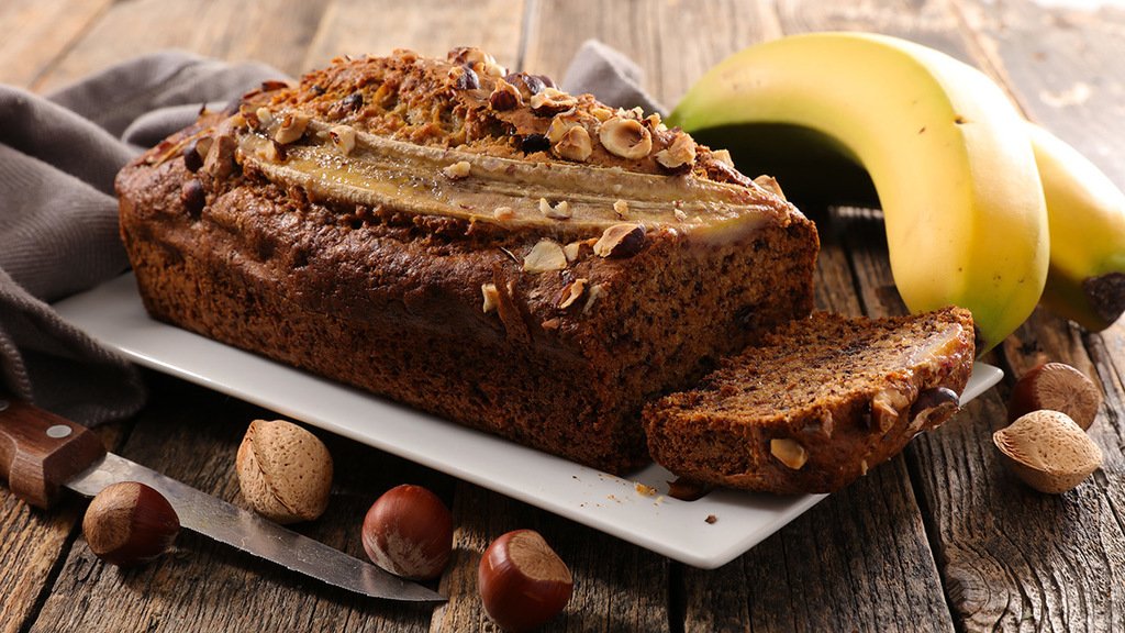 🍌Découvrez cette recette de #banana #bread aux noix #sansgluten. Déclinable à l’infini, vous pouvez y rajouter du cacao, des épices ou encore des fruits. ift.tt/2lC5nGL
